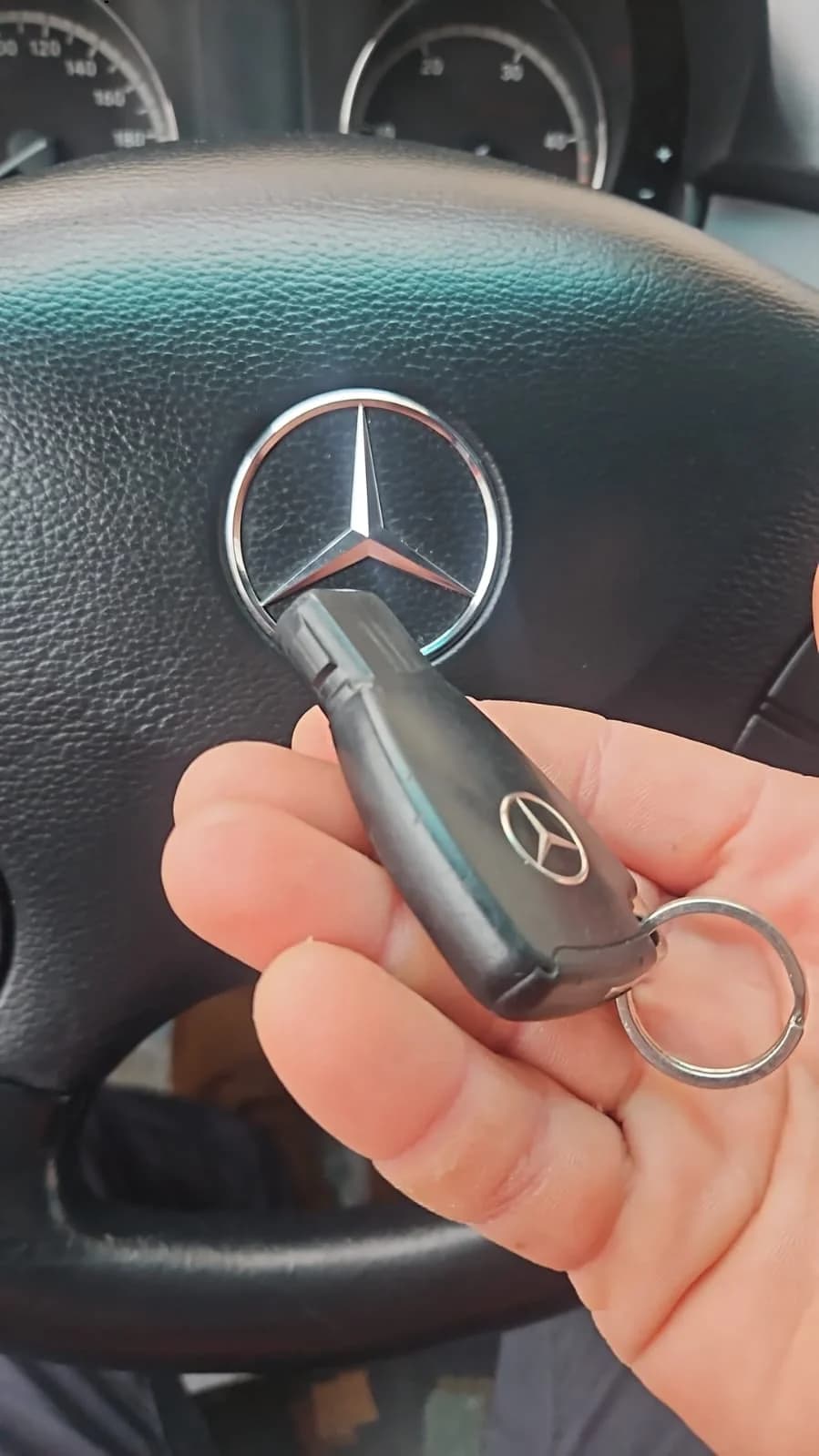 Cheie nouă programată pentru Mercedes Vito W639.
