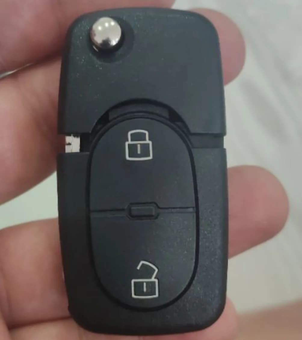 Cheie briceag Audi cu transponder — tipuri chei auto cu cip programare pe loc