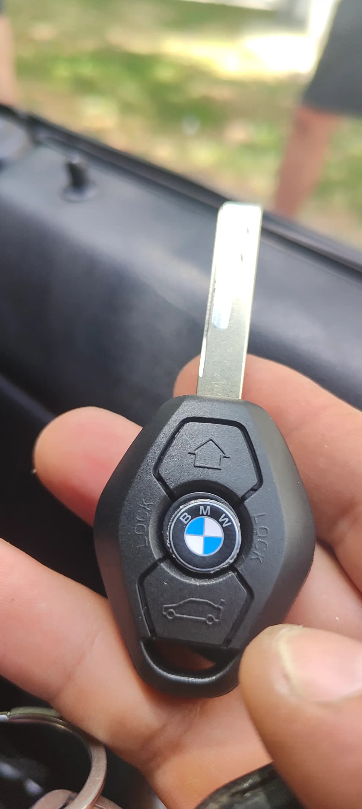 Cheie nouă programată pentru BMW Seria 3 E90.