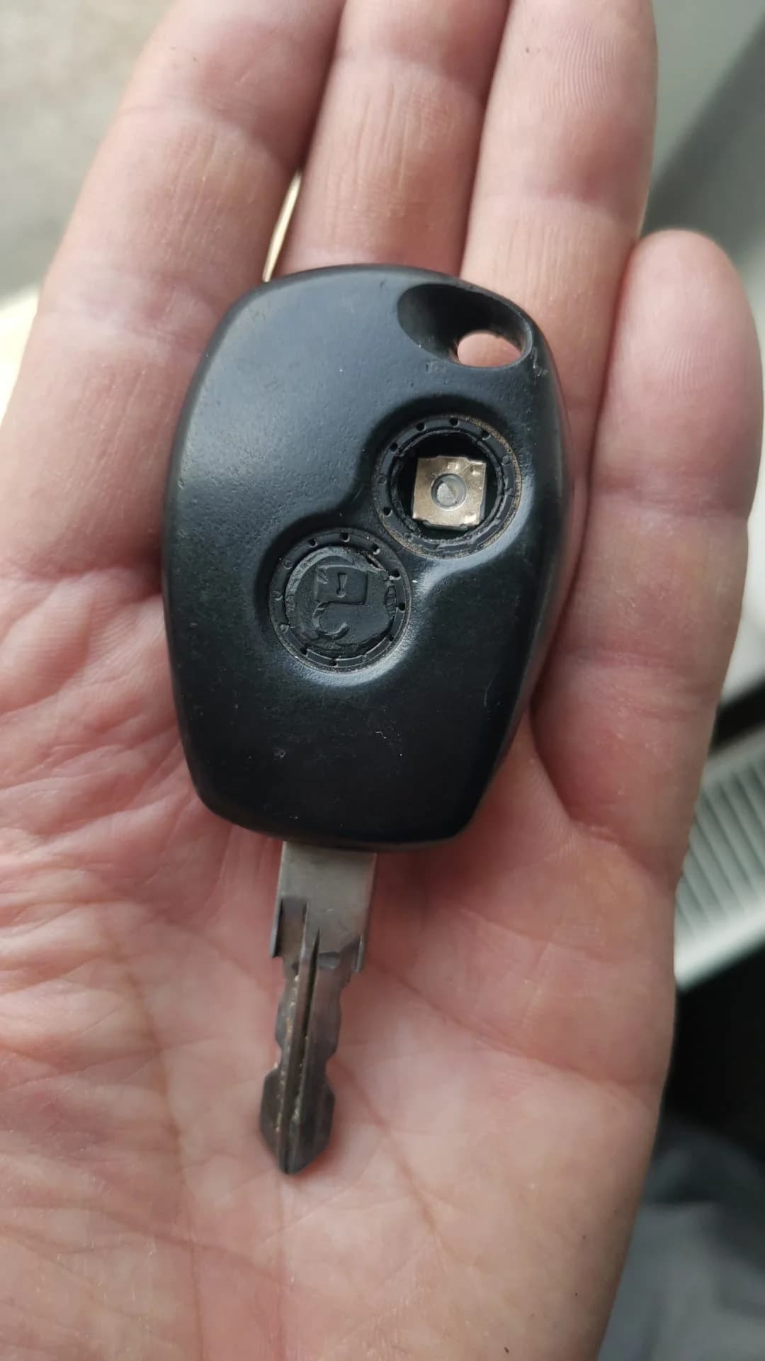 Cheie auto reparată pentru Dacia Logan 1 2010.