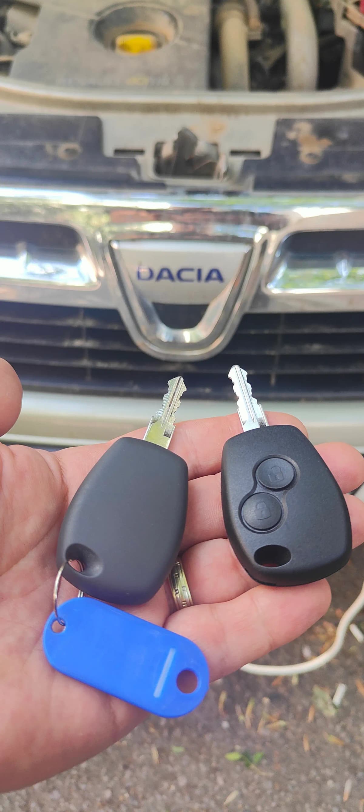 Copiere cheie Dacia Logan — programare cip transponder la domiciliu Piatra Neamț