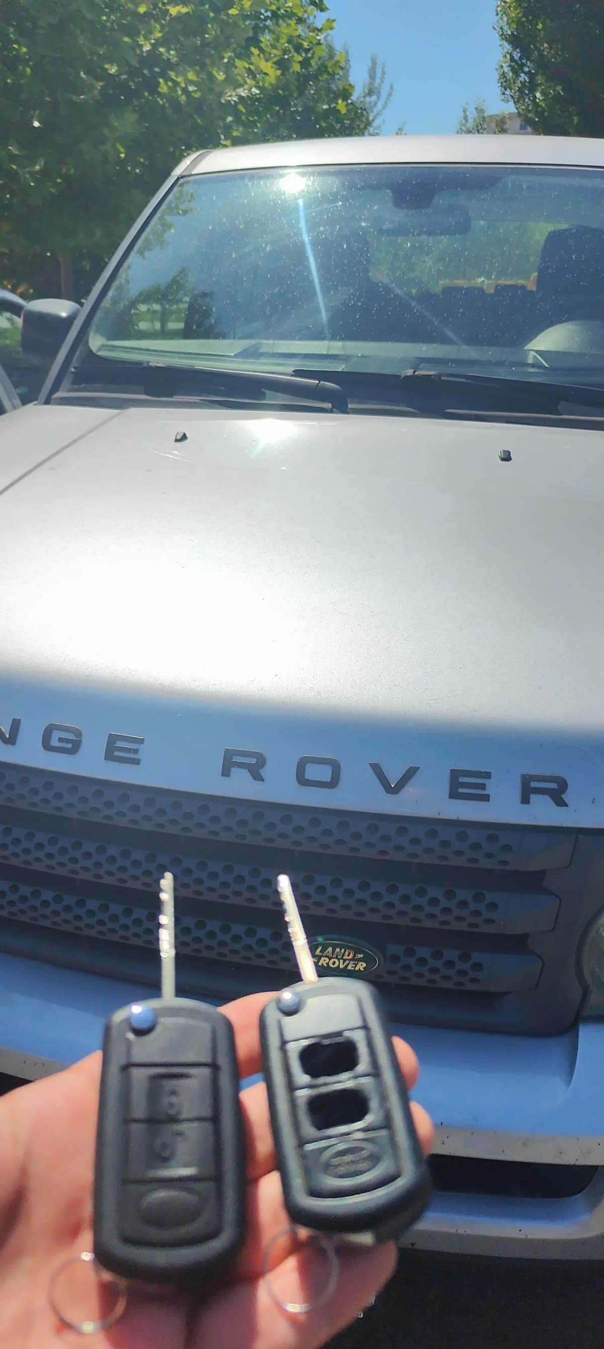Cheie nouă programată pentru Land Rover Range Rover 2006.