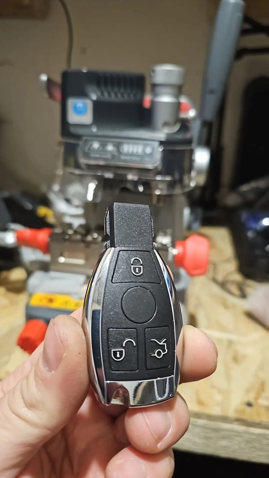 Copie de cheie făcută pentru Mercedes C-Class W204.