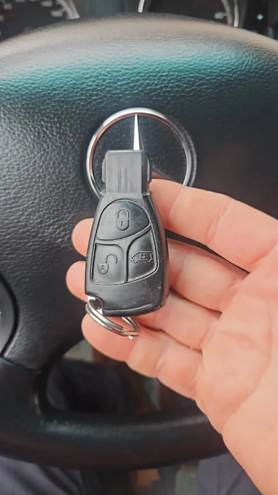 Cheie nouă programată pentru Mercedes C-Class W203.