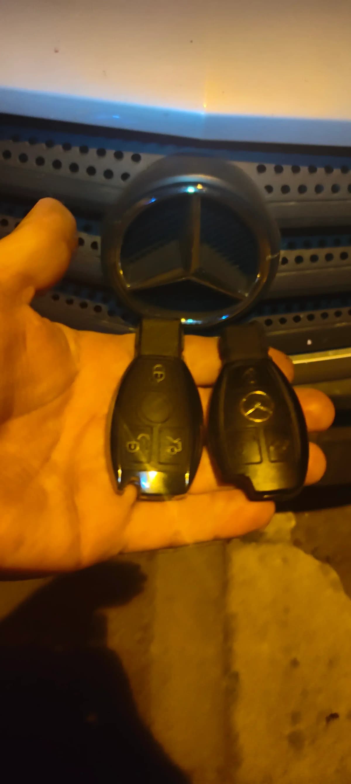 Cheie nouă programată pentru Mercedes E-Class W211.