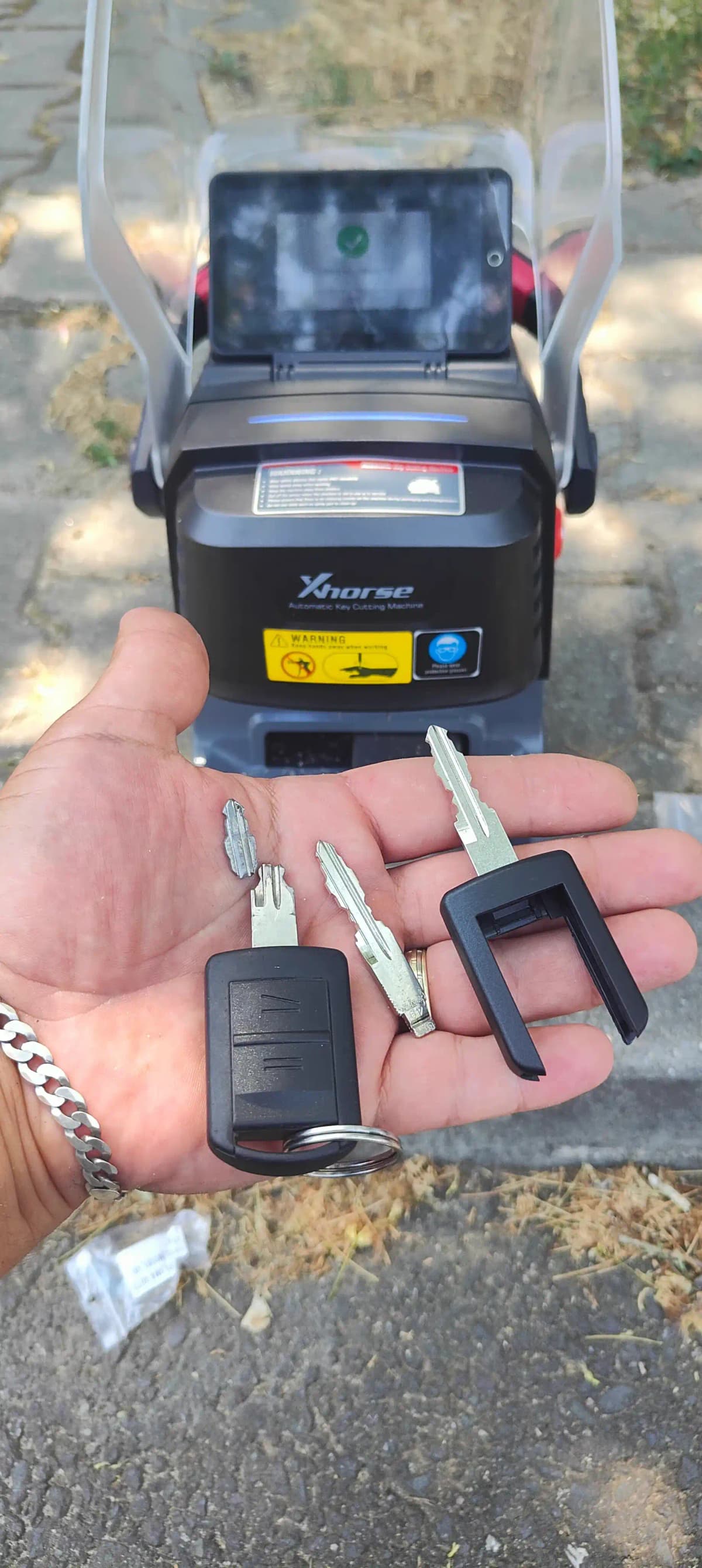 Cheie auto reparată pentru Opel Astra, cheie ruptă.