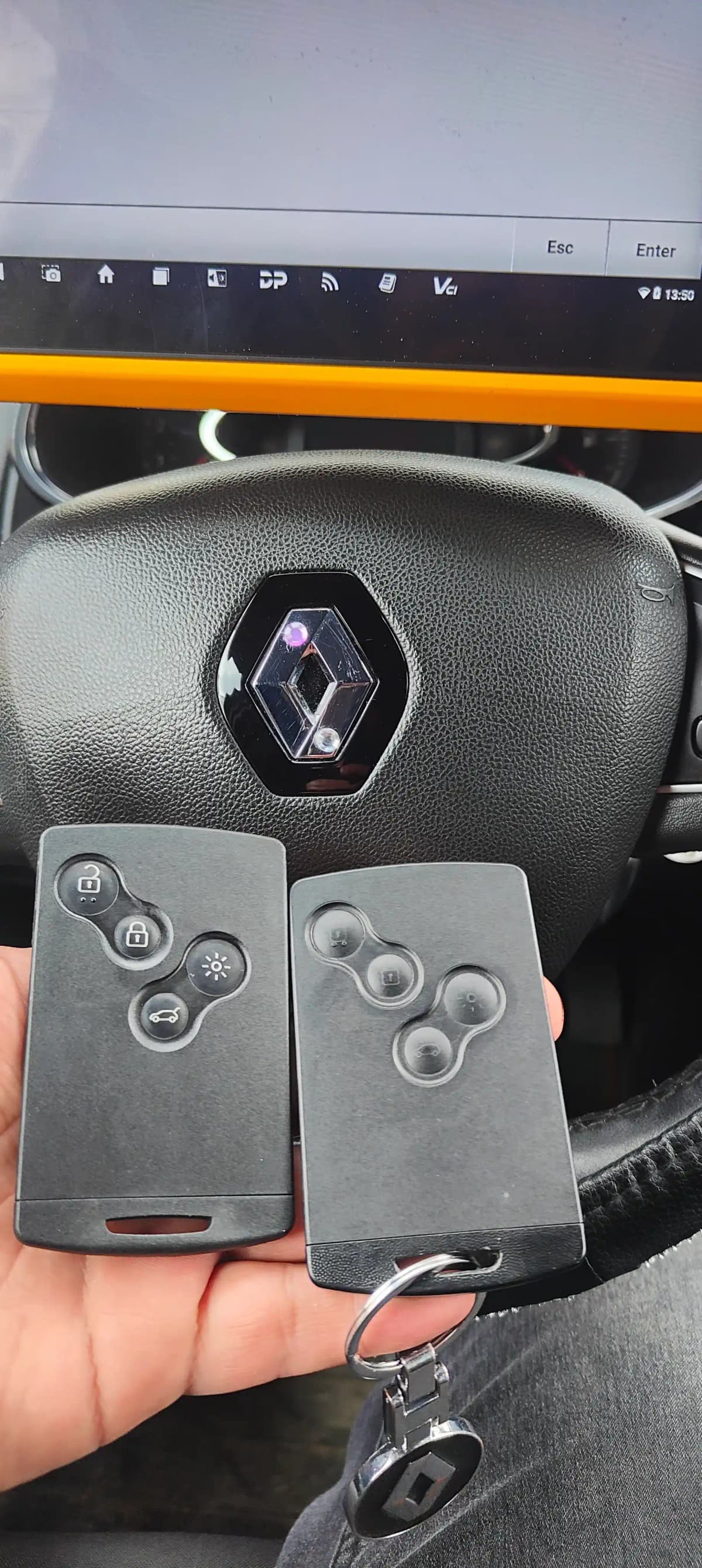 Duplicare cheie Renault în Bacău — serviciu mobil chei auto la domiciliu