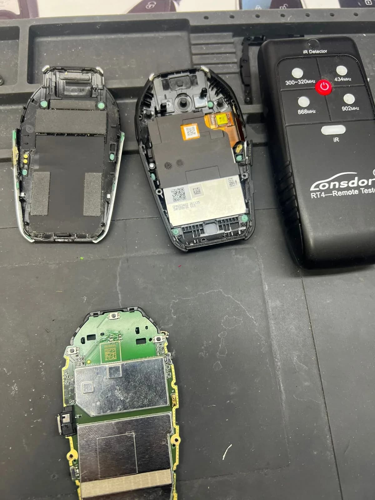 Cheie auto reparată pentru BMW, cheie Smart cu display.