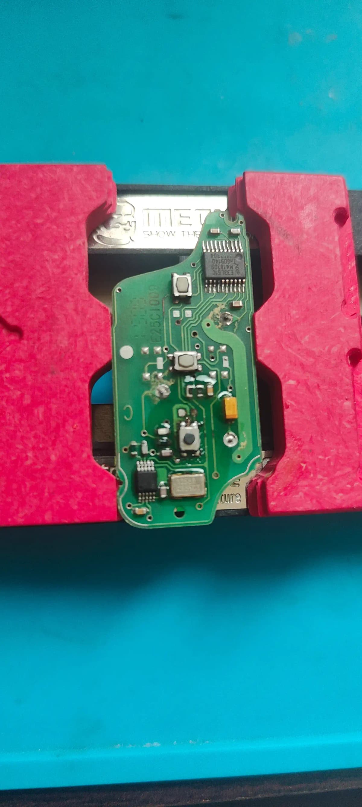 Reparație PCB cheie briceag flip — înlocuire placă electronică cheie auto la domiciliu