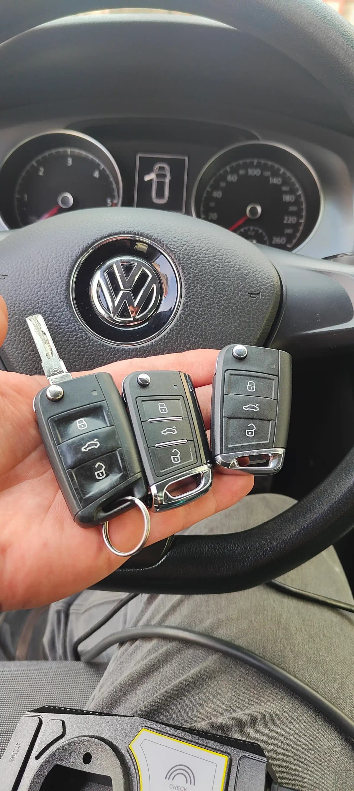 Cheie nouă programată pentru Volkswagen Golf 7, transponder MQB48.